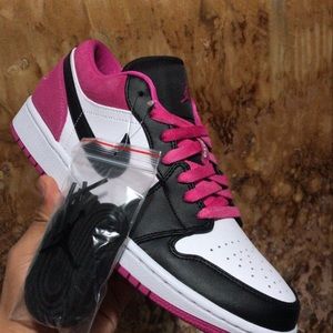 Jordan retro 1 low size 9 men’s